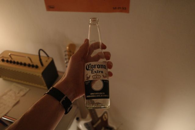 876